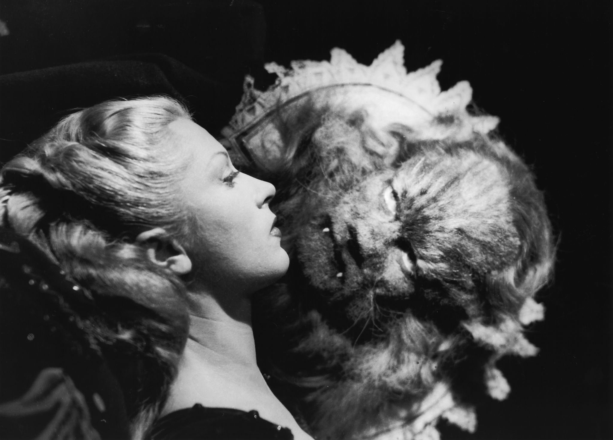 la Belle et la Bête, scène du film de Jean Cocteau (1946)