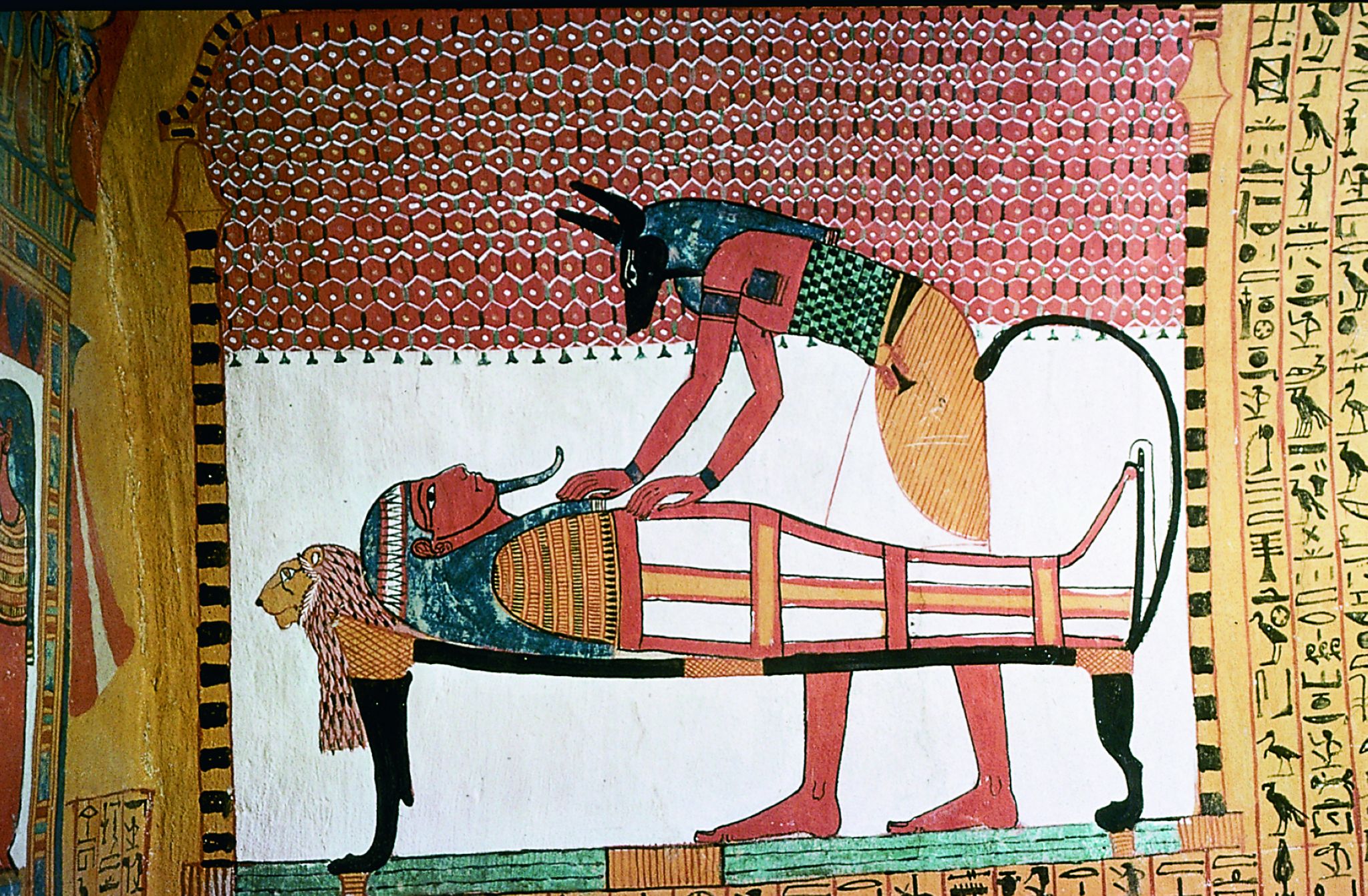 embaumement par Anubis, tombe de Senedjem à Louxor (Égypte)