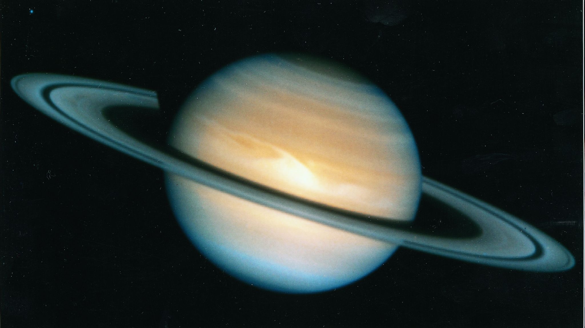 les anneaux de Saturne (pris par le télescope spatial Hubble)