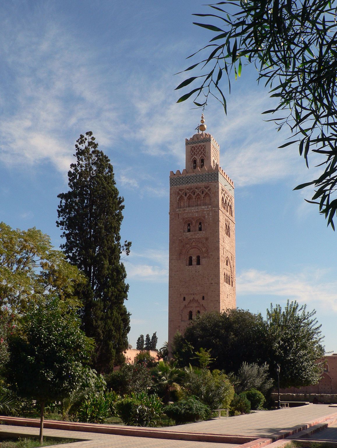 un minaret (Marrakech, Maroc)