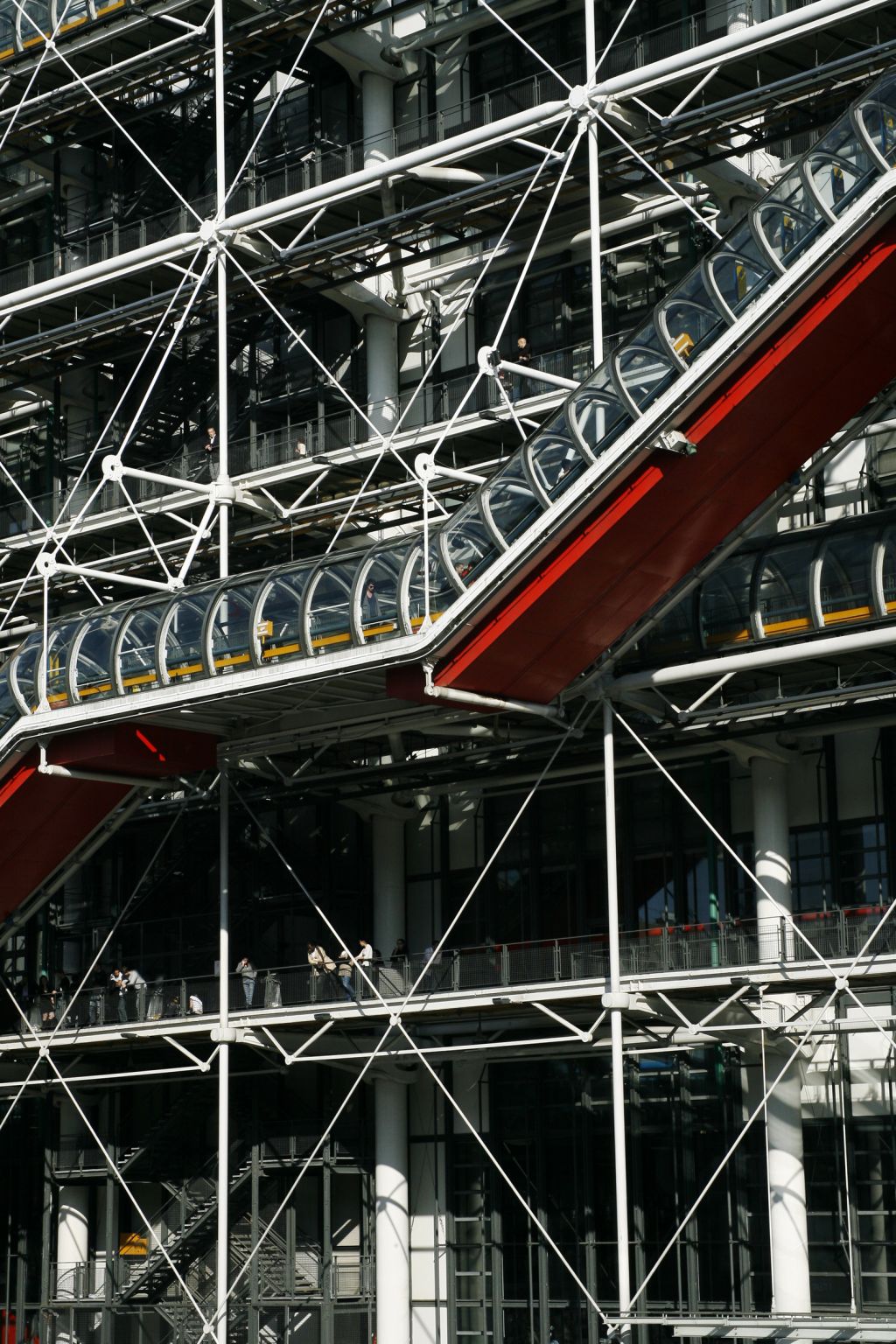 vue du Centre national d’art et de culture Georges-Pompidou, à Paris, conçu par Piano et Rogers