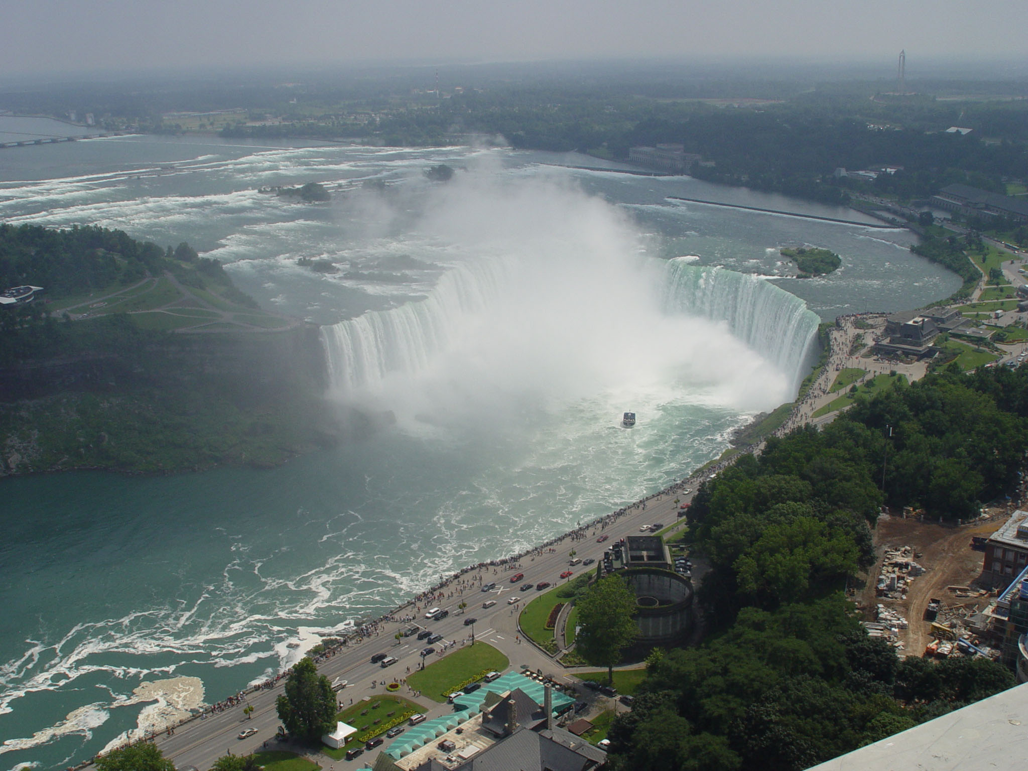 une partie des chutes du Niagara (« Fer-à-Cheval », côté Canada)