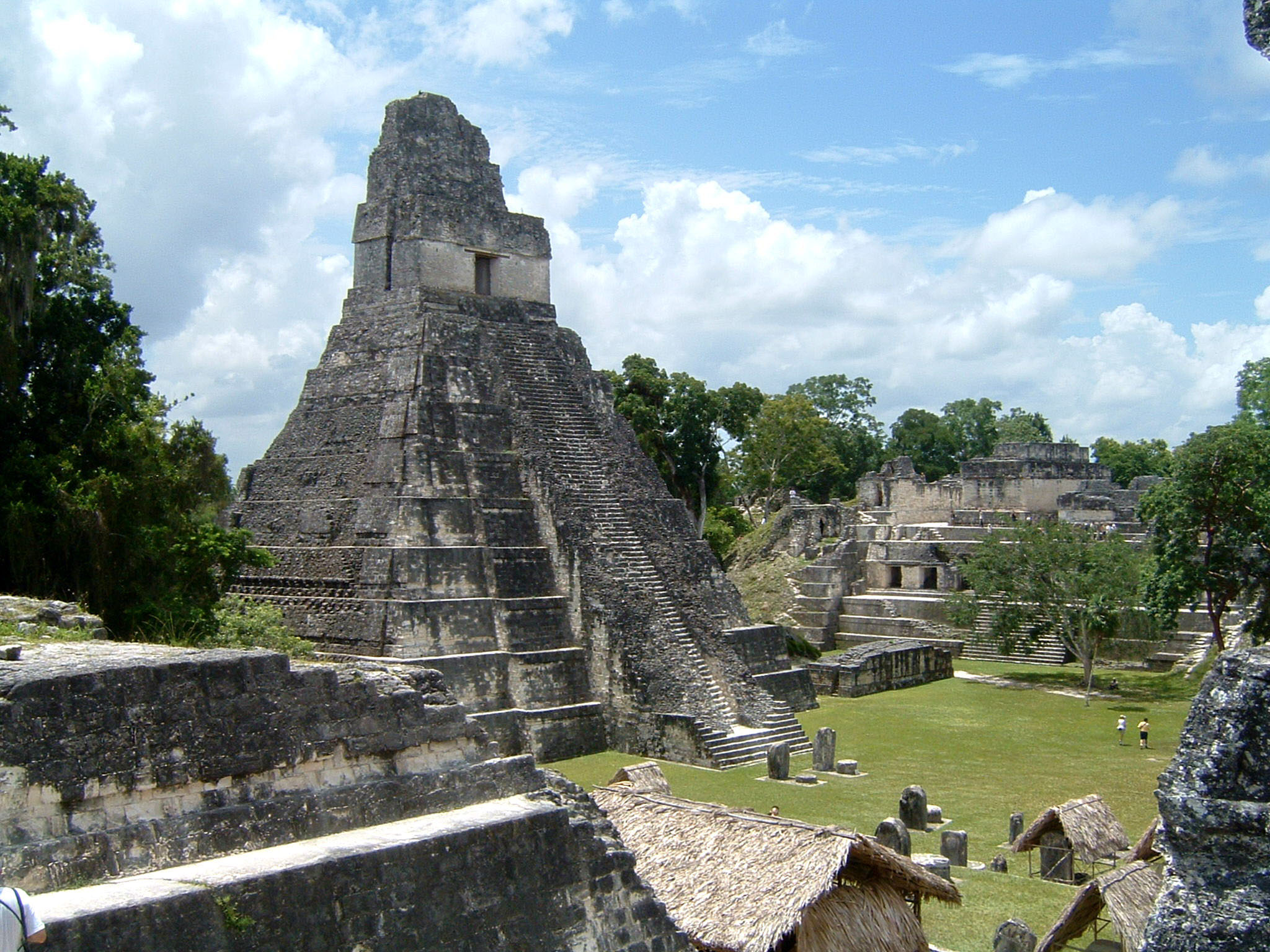 les pyramides mayas de Tikal, Guatemala