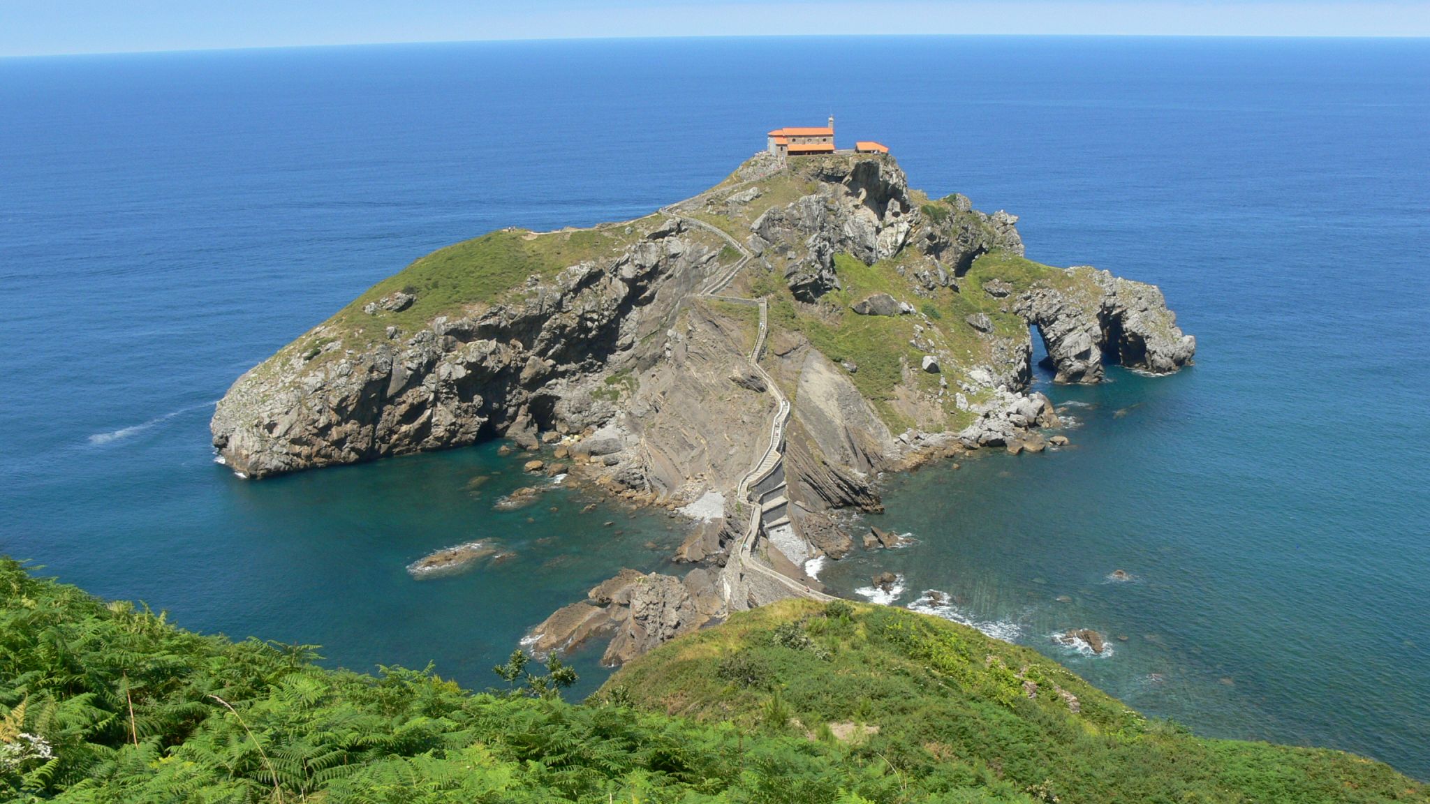 une presqu’île sur la côte basque (France)