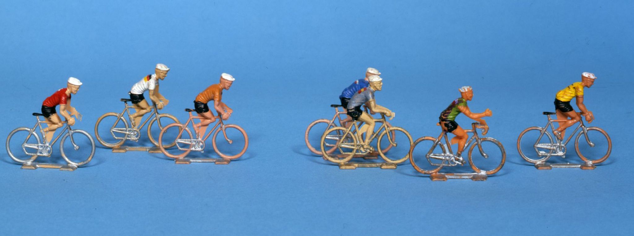 des modèles réduits de cyclistes