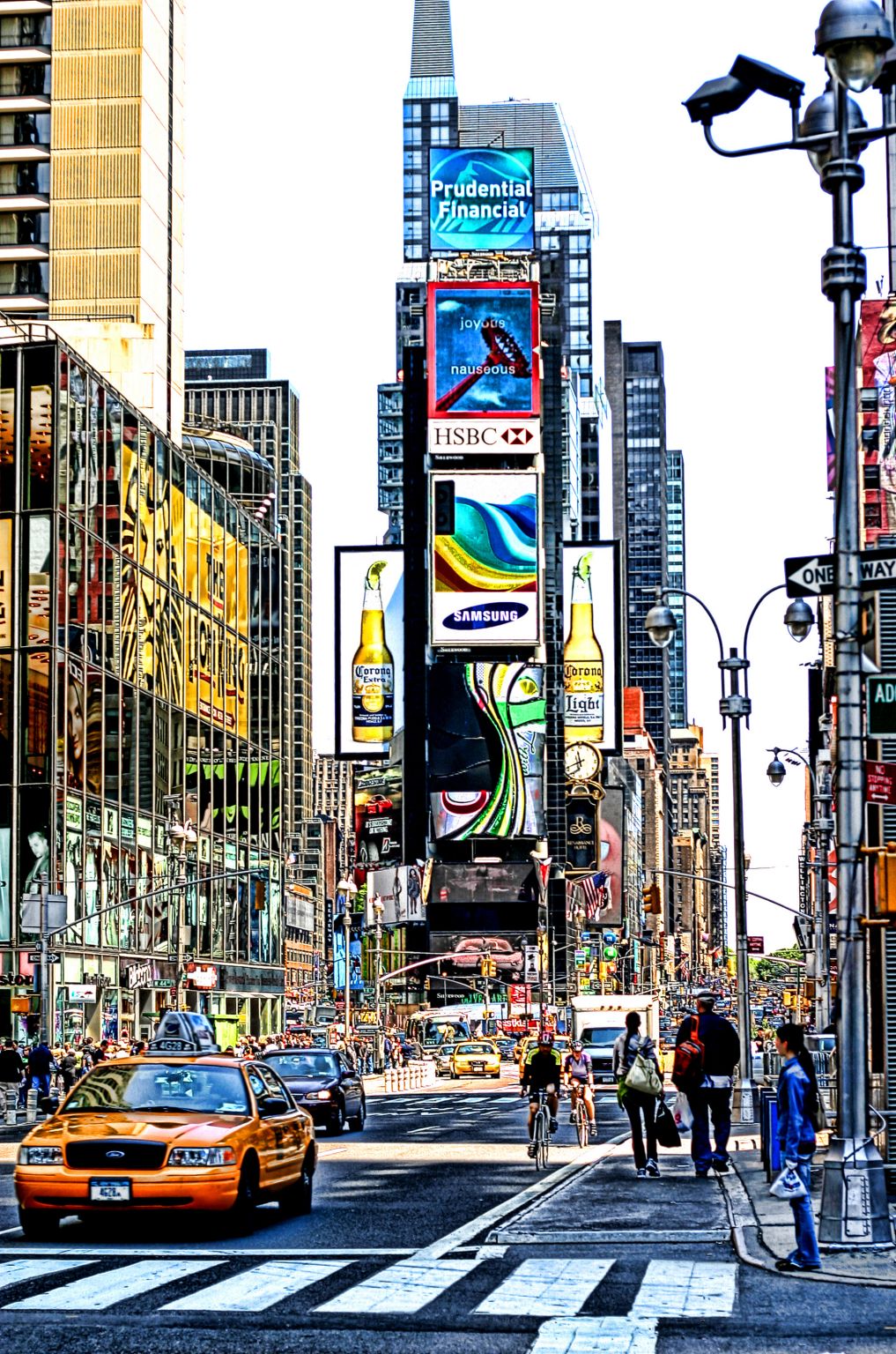 des panneaux publicitaires (Times Square, New York)