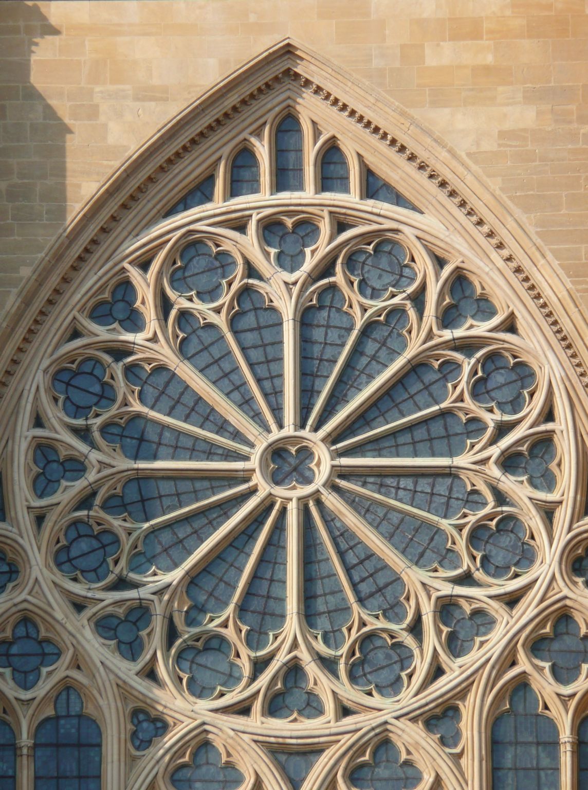 une rosace (cathédrale de Metz)