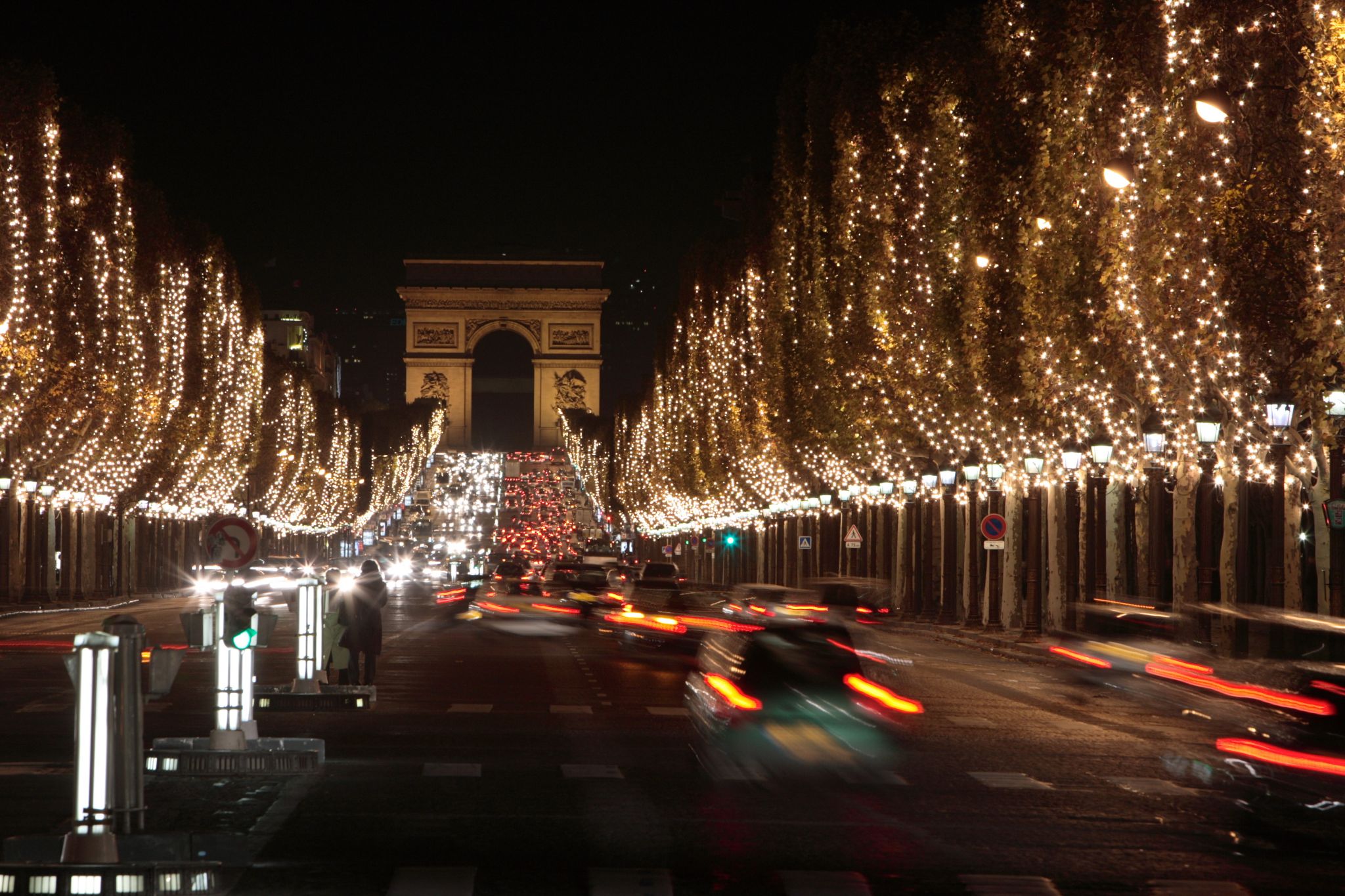 l’avenue des Champs-Élysées à Paris
