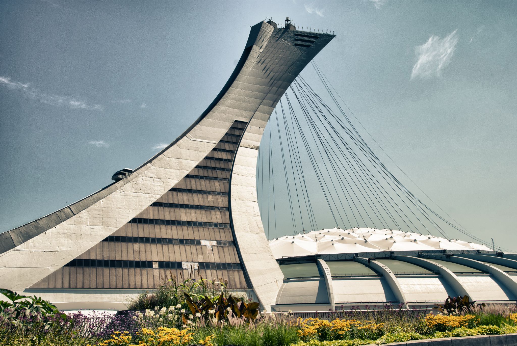 le stade olympique de Montréal, construit pour les Jeux de 1976
