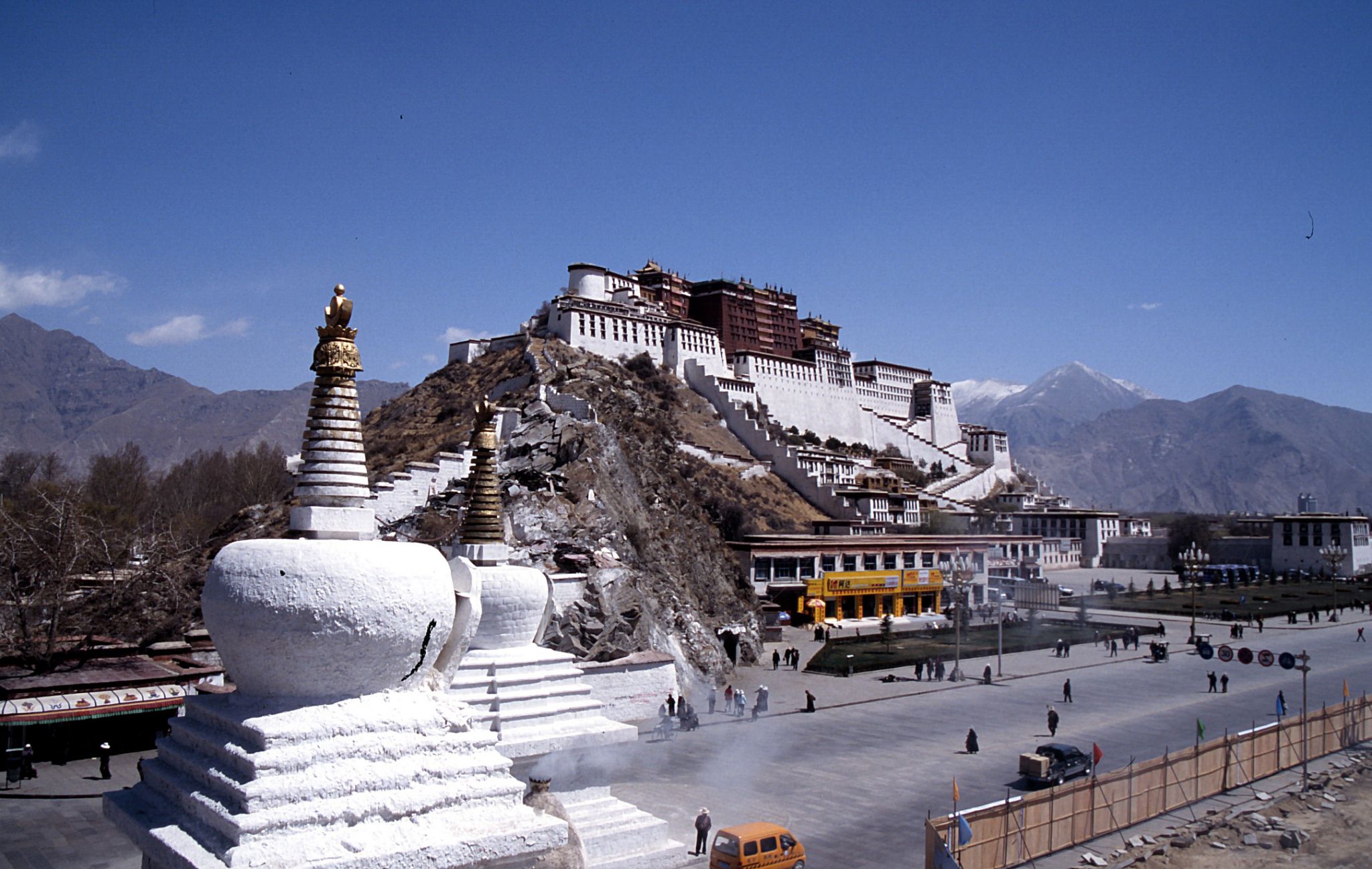 le palais du Potala à Lhassa au Tibet, ancienne demeure des dalaï-lamas